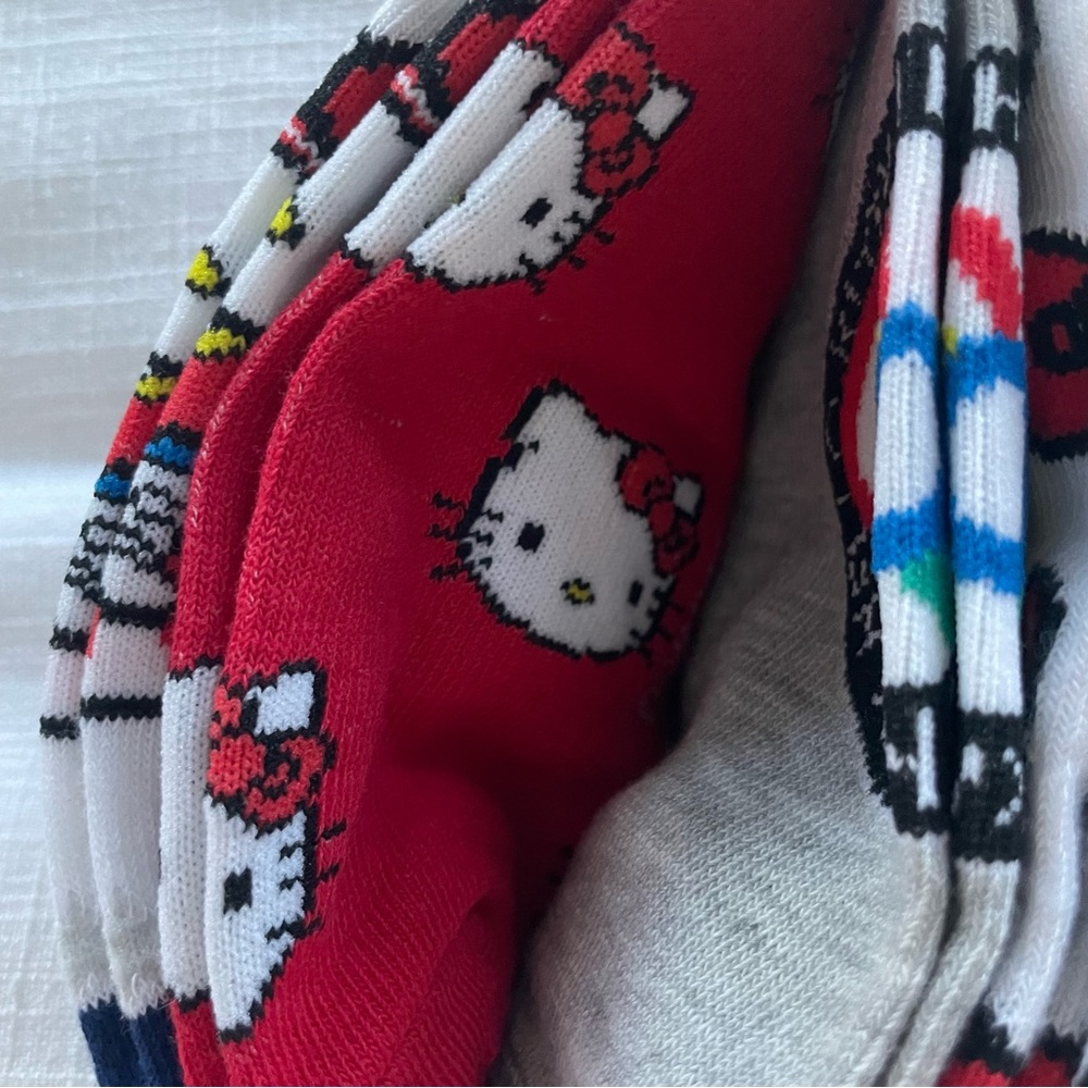 Hello Kitty Socks - Picture 6 of 9